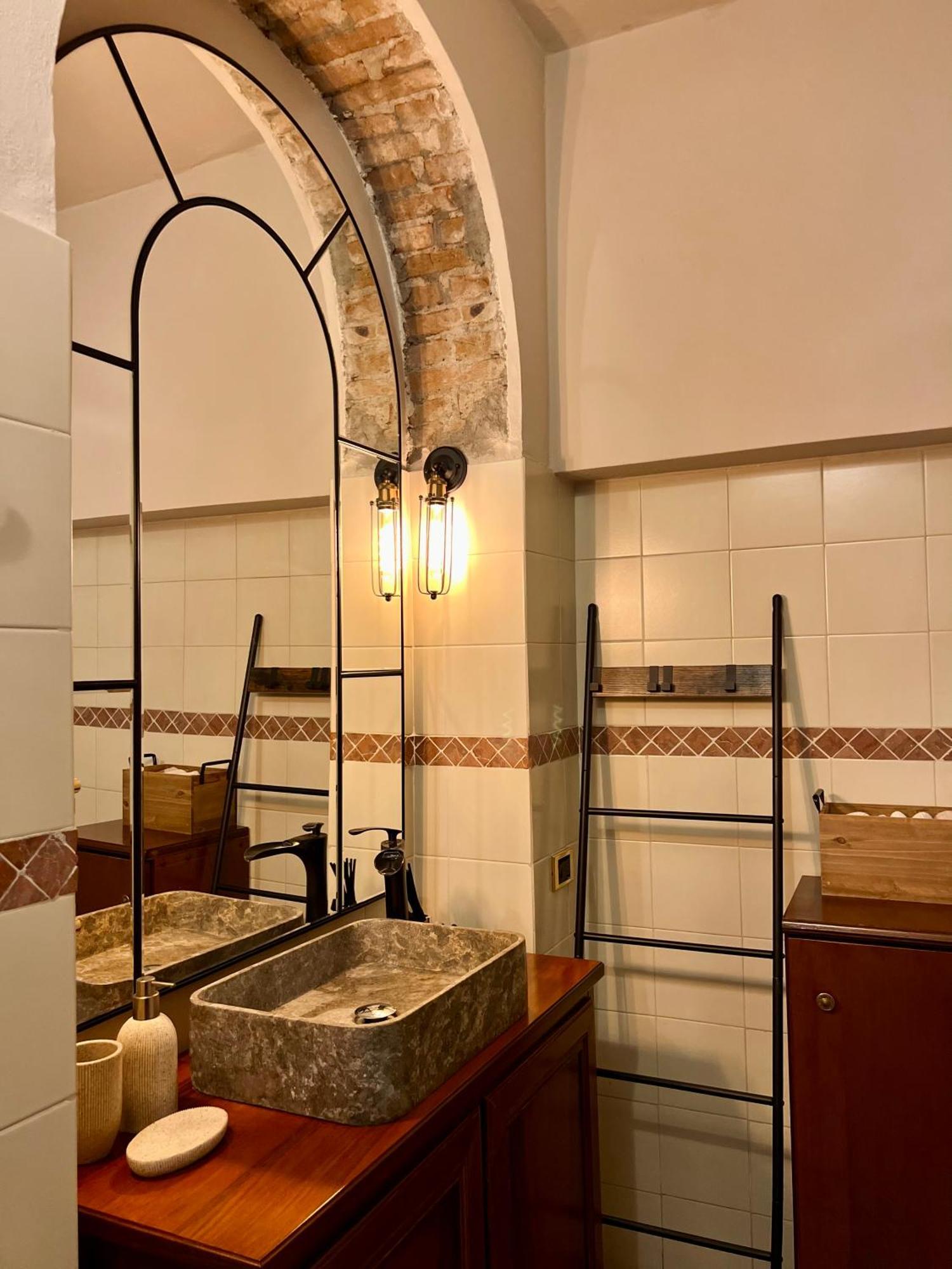 City Center 2 Bedroom Apt بيرغامو المظهر الخارجي الصورة